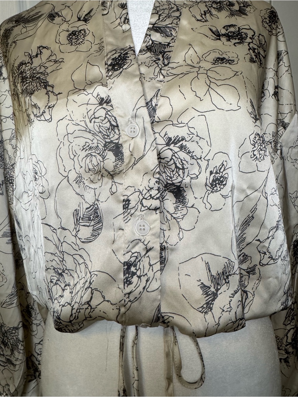 Jon & Anna Satin Floral Print Crop Blouse Size Medium Tie Front Button Down - Picture 4 of 9